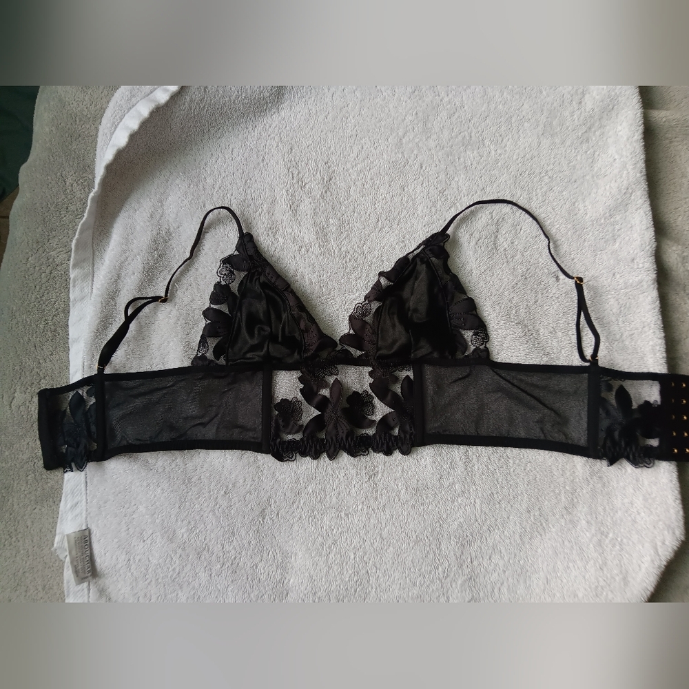 Victoria's Secret Black Mesh Floral Embroidered Long Line Bralette. Size S. - Picture 8 of 12